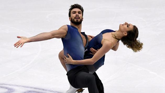 France's Gabriella Papadakis (R) and Guillaume Cizeron perform during the ice dance free dance. (AFP) France's Gabriella Papadakis (R) and Guillaume Cizeron perform during the ice dance free dance. (AFP)