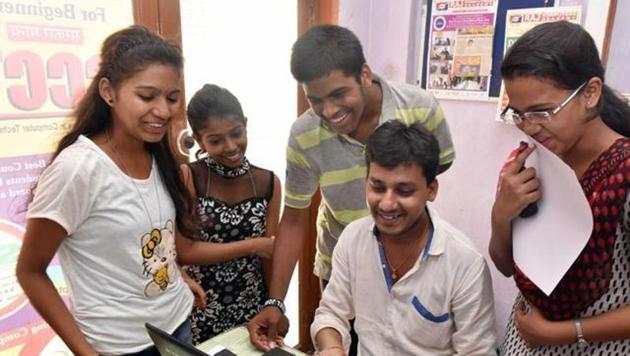 The Madhya Pradesh Public Service Commission (MPPSC) has declared the results of the State Service Examination 2014.(Pratham Gokhale/ HT file)