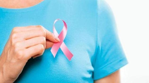 With an estimated 1.1 lakh new cases each year, breast cancer has replaced cervical cancer as the leading cancer among women in India.(Shutterstock)