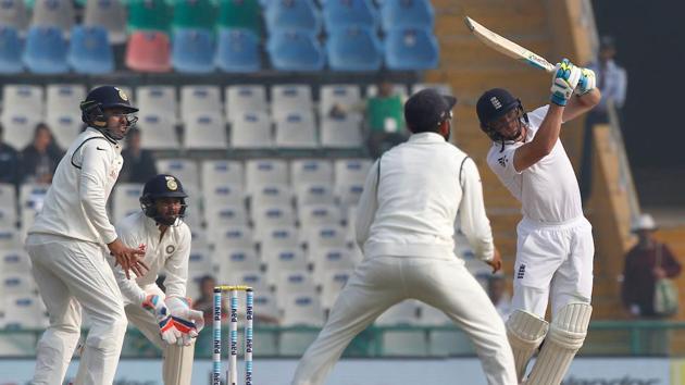 Jos Buttler slammed a four and a six off Jadeja as he looked to turn the momentum. (Photo by: Deepak Malik/ BCCI/ SPORTZPICS)