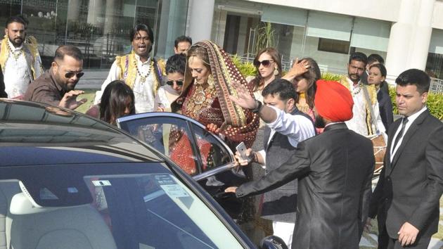 The two were wedded at Fatehgarh Sahib in Chandigarh. (Sant Arora/ HT Photo) The two were wedded at Fatehgarh Sahib in Chandigarh. (Sant Arora/ HT Photo)