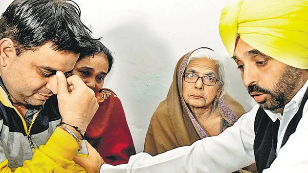 MP Bhagwant Mann with deceased Neha Sharma’s family members in Patiala on Tuesday. (Bharat Bhushan/ HT Photo) MP Bhagwant Mann with deceased Neha Sharma’s family members in Patiala on Tuesday. (Bharat Bhushan/ HT Photo)