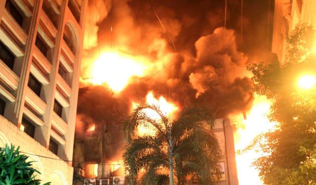 A fire broke out on the second and third floors of JK Somani building at Fort on Thursday. (Bhushan Koyande/HT) A fire broke out on the second and third floors of JK Somani building at Fort on Thursday. (Bhushan Koyande/HT)