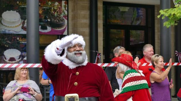 The Star-Tribune reports The Mall of America in suburban Minneapolis hired Larry Jefferson to play Kris Kringle from Thursday to Sunday as part of its Santa Experience (Santa Larry Jefferson/Facebook) The Star-Tribune reports The Mall of America in suburban Minneapolis hired Larry Jefferson to play Kris Kringle from Thursday to Sunday as part of its Santa Experience (Santa Larry Jefferson/Facebook)