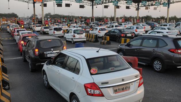 A traffic snarl on the Gurgaon-Faridabad toll plaza.(Parveen Kumar/HT File Photo)