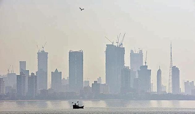 A poor AQI means Mumbaiites with heart or lung diseases, elderly people and children should reduce prolonged or heavy exertion. (HT File Photo) A poor AQI means Mumbaiites with heart or lung diseases, elderly people and children should reduce prolonged or heavy exertion. (HT File Photo)
