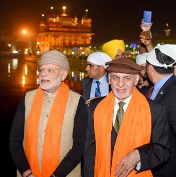 M Narendra Modi with Afghanistan President Ashraf Ghani at the Golden Temple in Amritsar on Saturday. On Sunday, they will be part the Heart of Asia conference. (Photo: Punjab CMO)
