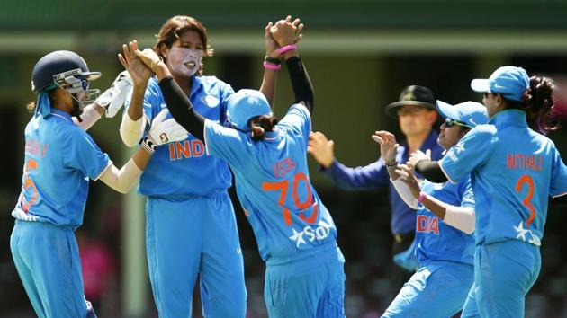 Jhulan Goswami and the Indian bowlers stifled Pakistan in the final of the Asia Cup World T20.(Getty Images)