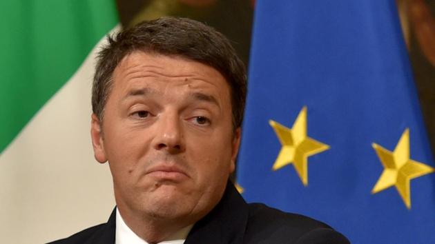 Italy's Prime Minister Matteo Renzi announces his resignation during a press conference at the Palazzo Chigi following the results of the vote for a referendum on constitutional reforms, on December 4 in Rome. (AFP Photo) Italy's Prime Minister Matteo Renzi announces his resignation during a press conference at the Palazzo Chigi following the results of the vote for a referendum on constitutional reforms, on December 4 in Rome. (AFP Photo)