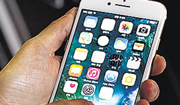 The complainant realised that her iPhone was missing ever since the newly-hired domestic help left for WB. (AP Photo)
