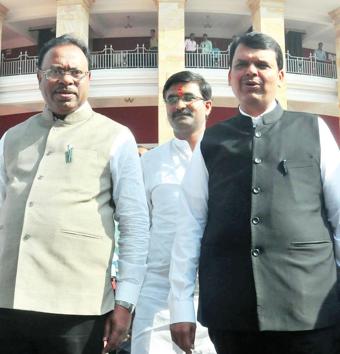 Energy minister Chandrashekhar Bawankule and Maharashtra chief minister Devendra Fadnavis outside Vidhan Bhavan in Nagpur on Monday. (HT Photo) Energy minister Chandrashekhar Bawankule and Maharashtra chief minister Devendra Fadnavis outside Vidhan Bhavan in Nagpur on Monday. (HT Photo)