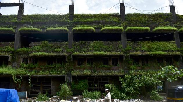 The green touch: The Kuldeep Silk Mill at Sakinaka Samita Complex in Mumbai may have been responsible for the silk saree that your grandmother boasts of. (Arijit Sen/HT PHOTO) 
