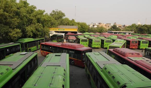 The Capital is left with only 4,121 buses run by the Delhi Transport Corporation.(Sonu Mehta/HT File Photo)