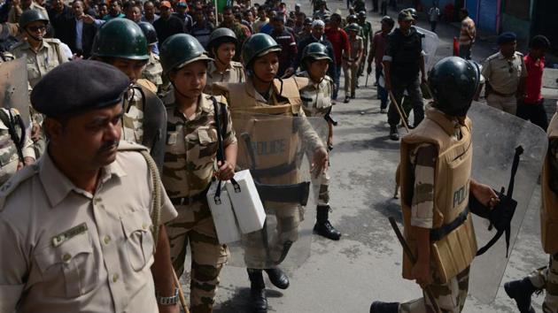 The local police of Siliguri and the Anti-Corruption Branch had been monitoring the suspected ISI agent’s activity which included converting international mobile network calls into Indian calls. (AFP file photo)