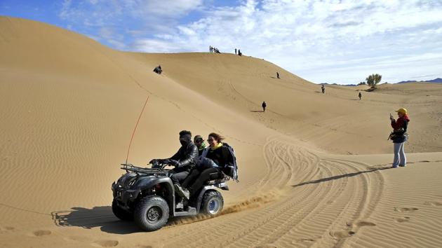 Iran’s Mesr Desert Will Mesmerise You With Its Barren Beauty 