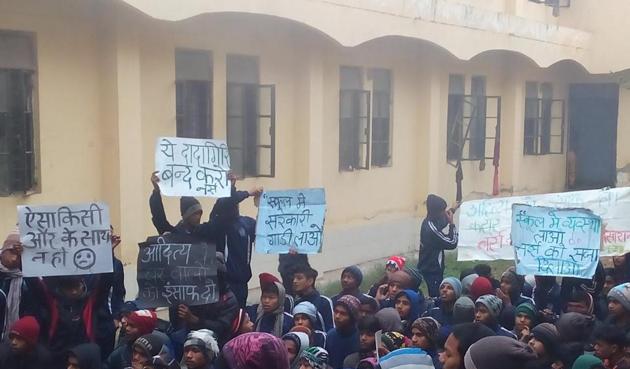 Students of Jawahar Navodaya Vidyalaya in Dadri staged a protest on Tuesday after Aditya Kumar died on Monday evening. Students of Jawahar Navodaya Vidyalaya in Dadri staged a protest on Tuesday after Aditya Kumar died on Monday evening.