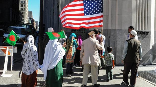 A man threatened to kill an off-duty policewoman wearing a traditional Muslim head scarf in New York. (Reuters File Photo) A man threatened to kill an off-duty policewoman wearing a traditional Muslim head scarf in New York. (Reuters File Photo)