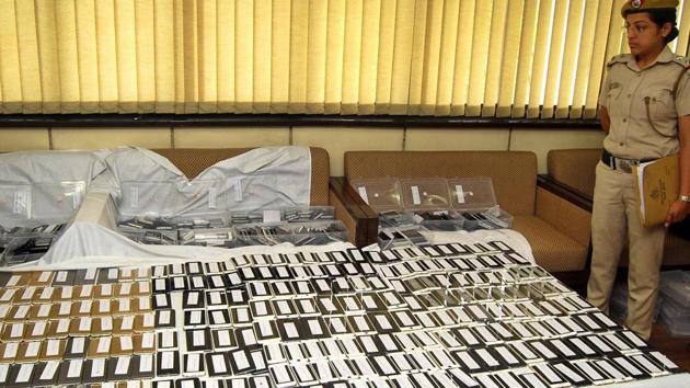 A Delhi court observed that the police is undertrained and underequipped to deal with cases pertaining to gadget thefts. (HT file photo) A Delhi court observed that the police is undertrained and underequipped to deal with cases pertaining to gadget thefts. (HT file photo)