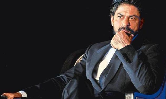 Shah Rukh Khan is playing gangster in Raees.
