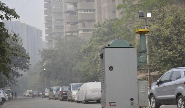 The state pollution control board installed an ambient air quality monitoring instrument.(Sakib Ali/HT Photo)