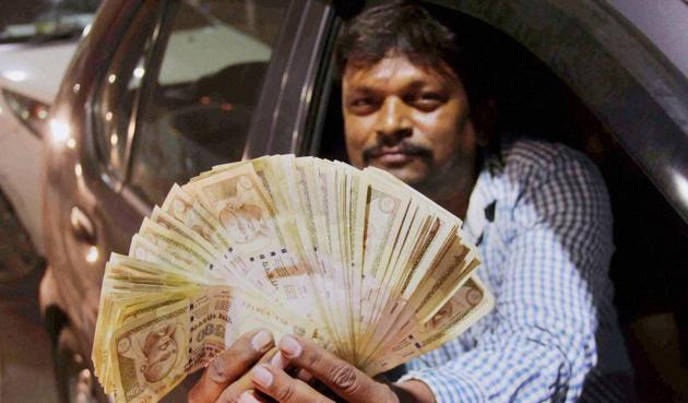 The party has decided to hold ‘Note Pe Charcha’ at 280 locations near banks. The event will take place on December 13 and 14. (HT PHOTO) The party has decided to hold ‘Note Pe Charcha’ at 280 locations near banks. The event will take place on December 13 and 14. (HT PHOTO)