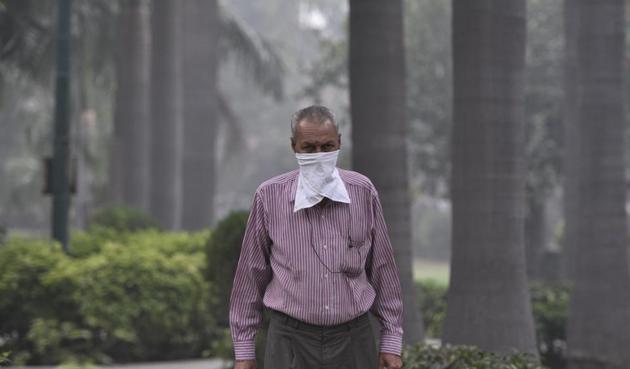 The harder older people try to limit their exposure the more isolated and vulnerable they feel. (Mohd Zakir/ HT File) The harder older people try to limit their exposure the more isolated and vulnerable they feel. (Mohd Zakir/ HT File)