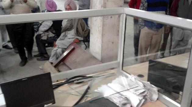 The damage inside the bank at Patti. (HT Photo) The damage inside the bank at Patti. (HT Photo)