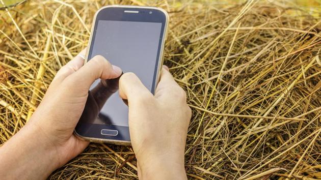 Ishwar Kumawat made four Wi-Fi hotspots in the village, introducing villagers to the internet (Shutterstock/Representative image) Ishwar Kumawat made four Wi-Fi hotspots in the village, introducing villagers to the internet (Shutterstock/Representative image)