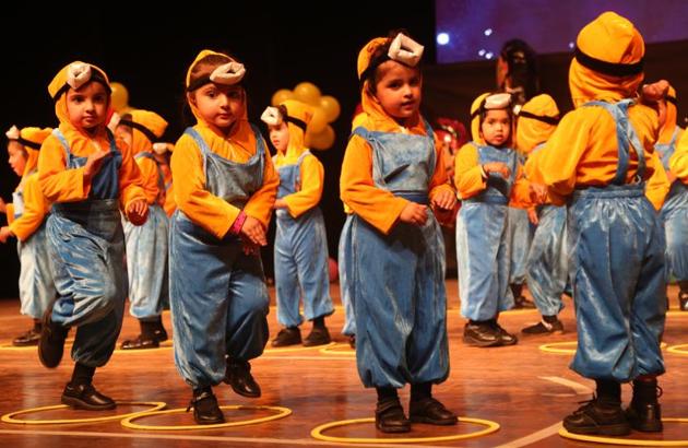 Kids performing at the annual day function of a school in SAS Nagar on Friday, December 9. (HT Photo)