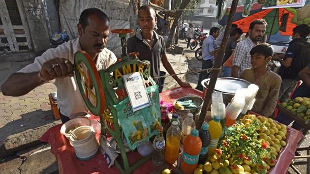 Refreshing change: This lime juice centre at Mahim just got cooler. (VIJAYANAND GUPTA/HT PHOTO)