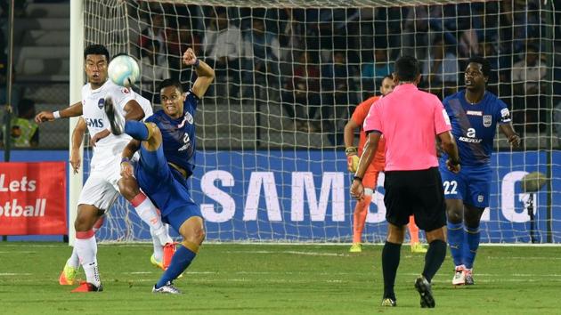 While Delhi Dynamos has scored the most goals, Mumbai City FC’s backline is the most frugal this year. (Pratik Chorge/HT PHOTO) While Delhi Dynamos has scored the most goals, Mumbai City FC’s backline is the most frugal this year. (Pratik Chorge/HT PHOTO)