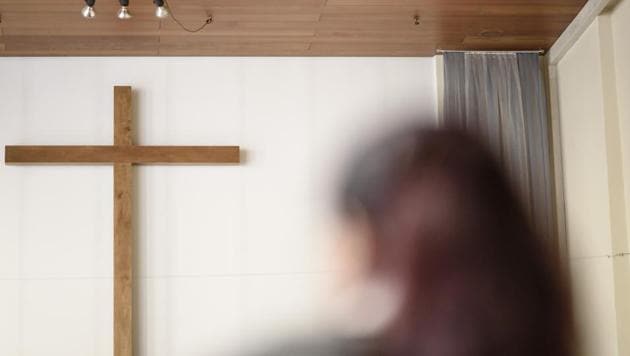 Afghan refugee Faridah visits a course preparing her to convert into christian confession by baptism in Berlin, on October 23. (AFP Photo) Afghan refugee Faridah visits a course preparing her to convert into christian confession by baptism in Berlin, on October 23. (AFP Photo)