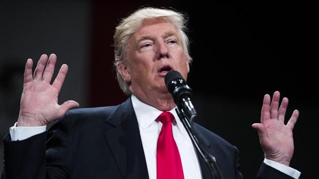 President-elect Donald Trump holds a ‘thank you’ rally in Des Moines, Iowa on Thursday. (NYT photo) President-elect Donald Trump holds a ‘thank you’ rally in Des Moines, Iowa on Thursday. (NYT photo)