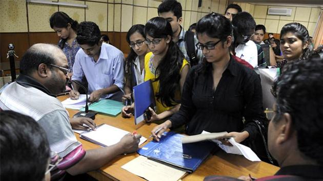 The University Grants Commission (UGC) has brought out an elaborate sets of rules to put to an end “coercive and profiteering” practices followed by educational institutions in issues related to verifying certificates at the time of admission, remittance of fees and refunds among others.(HT file photo)