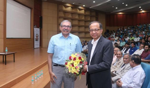 IIT-B director Devang Khakhar (left) with Kaushik Basu. (HT Photo) IIT-B director Devang Khakhar (left) with Kaushik Basu. (HT Photo)