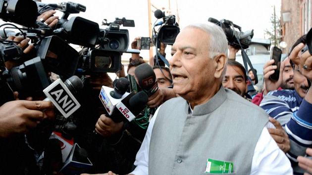 Former Union minister and senior BJP leader Yashwant Sinha addresses the media after meeting with separatist leaders in Srinagar on Oct 26.(PTI file photo) Former Union minister and senior BJP leader Yashwant Sinha addresses the media after meeting with separatist leaders in Srinagar on Oct 26.(PTI file photo)