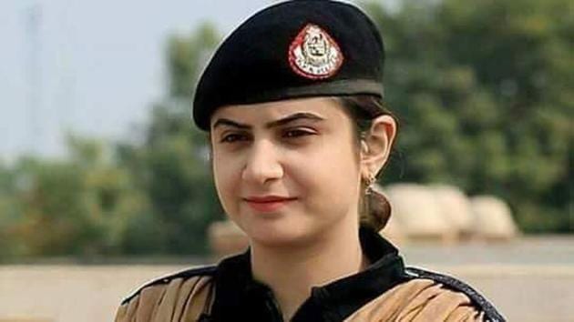 Rafia Qaseem Baig, who joined the police force as a constable seven years ago, will work in the BDU after completing her 15-day training(Twitter/@nailainayat) Rafia Qaseem Baig, who joined the police force as a constable seven years ago, will work in the BDU after completing her 15-day training(Twitter/@nailainayat)