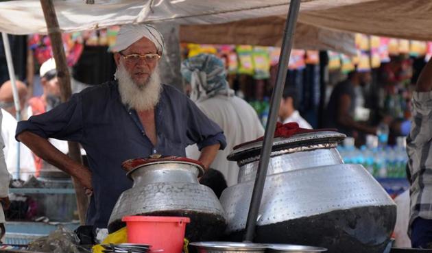 Biryani sellers stopped selling gosht biryani after authorities collected biryani samples to test for beef. (Parveen Kumar) Biryani sellers stopped selling gosht biryani after authorities collected biryani samples to test for beef. (Parveen Kumar)