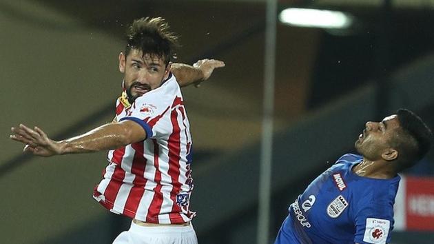 Atletico de Kolkata and Mumbai City FC players vie for the ball in the Indian Super League semifinal. (Photo: ISL) Atletico de Kolkata and Mumbai City FC players vie for the ball in the Indian Super League semifinal. (Photo: ISL)