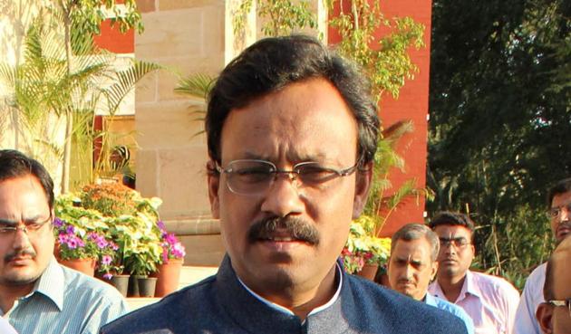 Two bids for Rs 26.3 lakh were for renovation in Education Minister Vinod Tawde’s official bungalow, Sevasadan, at Malabar Hill(HT File Photo)
