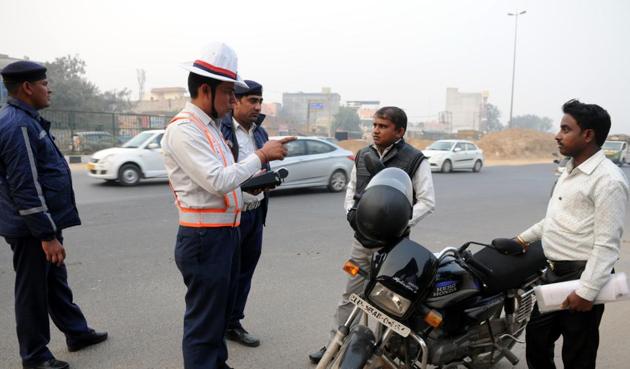 The police department has started shifting to digital means of collecting fines. (Parveen Kumar/HT File) The police department has started shifting to digital means of collecting fines. (Parveen Kumar/HT File)