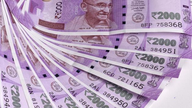 Currency notes of Rs 2000 . (Sonu Mehta/HT PHOTO) Currency notes of Rs 2000 . (Sonu Mehta/HT PHOTO)