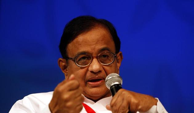 Former finance minister P Chidambaram said the Modi government should have consulted former finance minister Yashwant Sinha or the former Prime Minister Manmohan Singh before taking such a decision(HT File Photo)