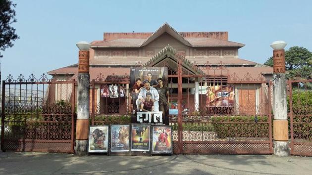 Movie hall owners blame lack of infrastructure, apart from the fact that many are yet to receive spools or reels of the rendition. (HT Photo) Movie hall owners blame lack of infrastructure, apart from the fact that many are yet to receive spools or reels of the rendition. (HT Photo)