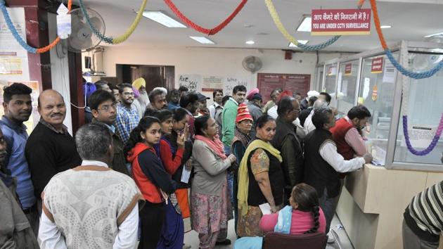 Inside bank in Sector 17, Chandigarh. (Ravi Kumar/HT)