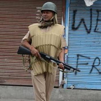 The army has reportedly cordoned of Hajin village in southern Kashmir after suspected militants reportedly opened fire. (AFP File Photo) The army has reportedly cordoned of Hajin village in southern Kashmir after suspected militants reportedly opened fire. (AFP File Photo)