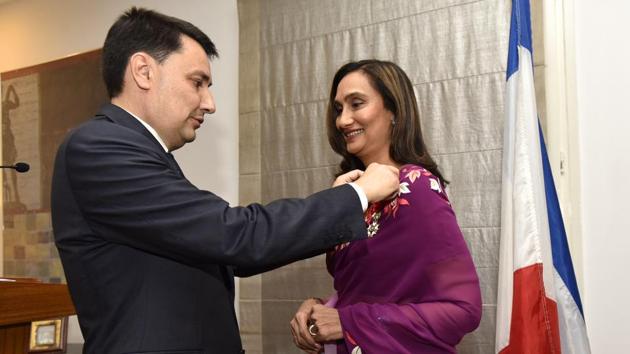 The ambassador of France, Alexandre Ziegler, confers his country’s highest civilian award on Shobhana Bhartia, the chairperson and editorial director of HT Media Ltd, in New Delhi on Wednesday.(Virendra Singh Gosain/HT PHOTO) The ambassador of France, Alexandre Ziegler, confers his country’s highest civilian award on Shobhana Bhartia, the chairperson and editorial director of HT Media Ltd, in New Delhi on Wednesday.(Virendra Singh Gosain/HT PHOTO)