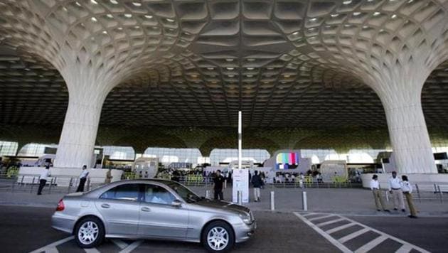 AAI is evolving a mechanism so that digital payment alternatives through various modes is available at all concessions providing passenger facilitation services at airports(Reuters File Photo) AAI is evolving a mechanism so that digital payment alternatives through various modes is available at all concessions providing passenger facilitation services at airports(Reuters File Photo)