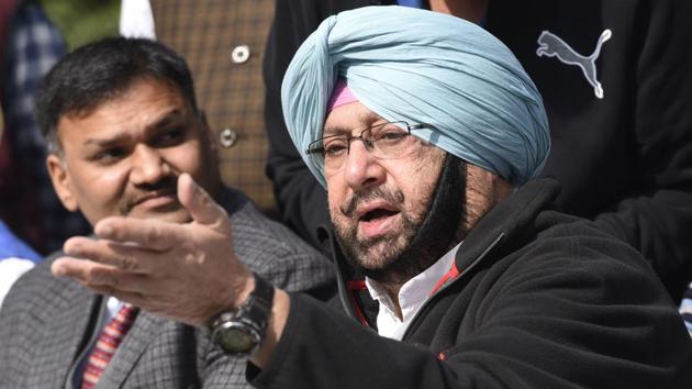 Punjab congress president and former chief minister Captain Amarinder Singh addresses a press conference in New Delhi. (Sonu Mehta/HT PHOTO) Punjab congress president and former chief minister Captain Amarinder Singh addresses a press conference in New Delhi. (Sonu Mehta/HT PHOTO)