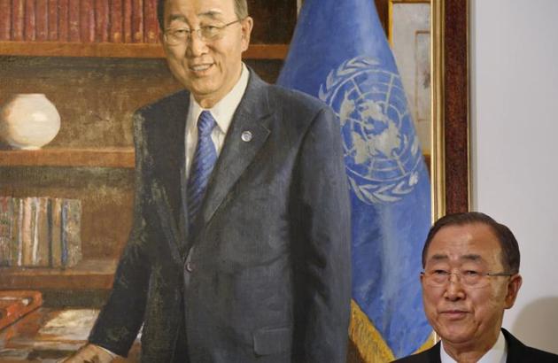 United Nations Secretary-General Ban Ki-moon stands next to his official portrait after it was unveiled at U.N. headquarters on Dec.14.(AP Photo) United Nations Secretary-General Ban Ki-moon stands next to his official portrait after it was unveiled at U.N. headquarters on Dec.14.(AP Photo)